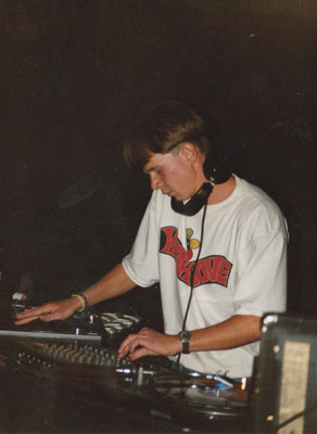 1992-06-01-z6-galaxy-dj-?-2