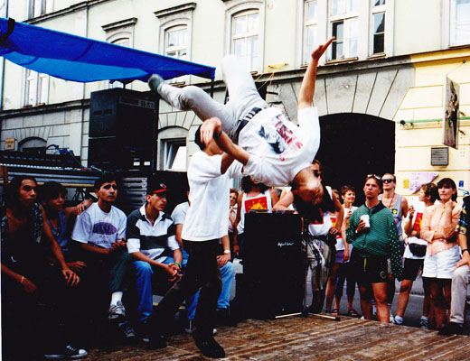 z6 streetdancer-08